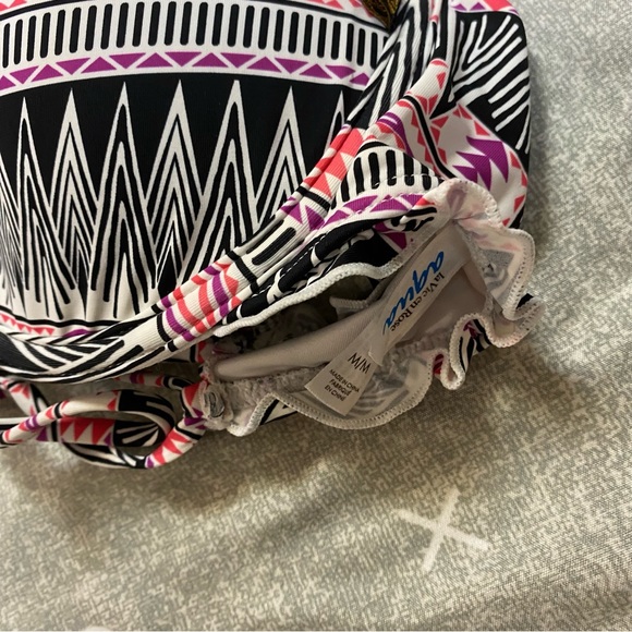 2/$30✨ La Vie en Rose | Push-up Bikini top NWOT! - Picture 3 of 4